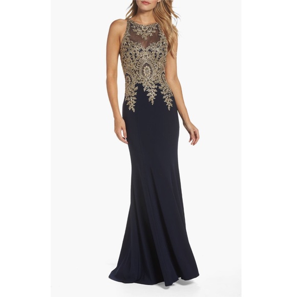 Wine & Gold Xscape Evenings Embroidered Mermaid Gown - Size 6 - Reemoly - Picture 1 of 16